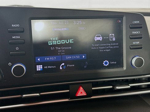 Used 2022 Hyundai Elantra SEL FWD image 15