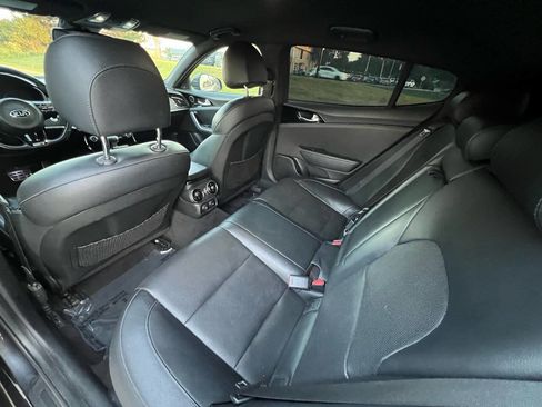 Used 2020 Kia Stinger GT-Line image 28