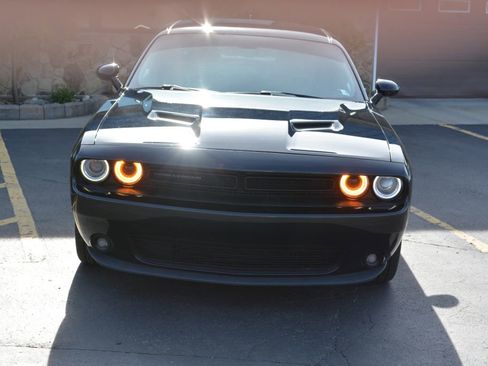 Used 2016 Dodge Challenger SXT Plus RWD image 2