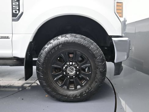 Used 2019 Ford F250 XLT w/ XLT Premium Package AWD/4WD image 5