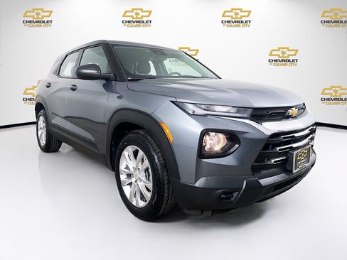 Used 2021 Chevrolet TrailBlazer LS FWD image 1