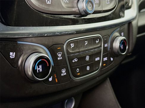 Used 2023 Chevrolet Traverse Premier w/ Redline Edition image 17