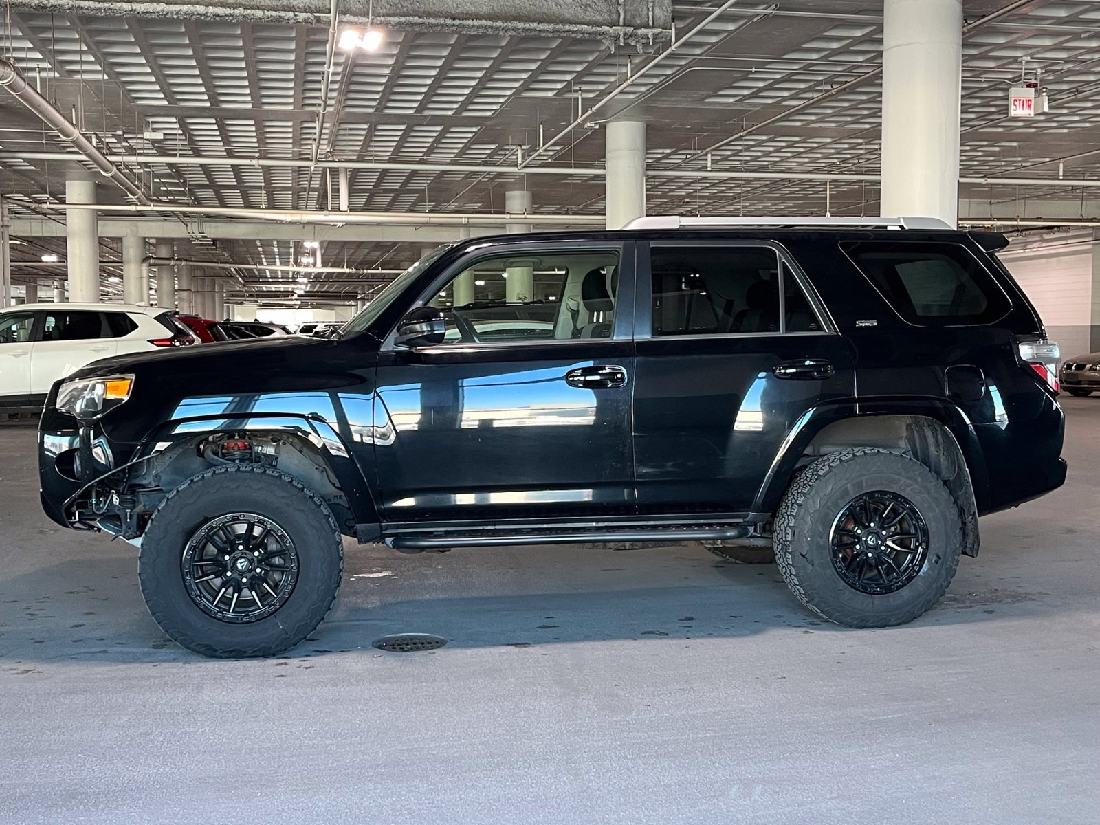 Used 2014 Toyota 4Runner SR5 AWD/4WD image 6