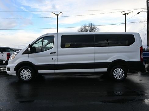 Used 2023 Ford Transit 350 XLT image 4