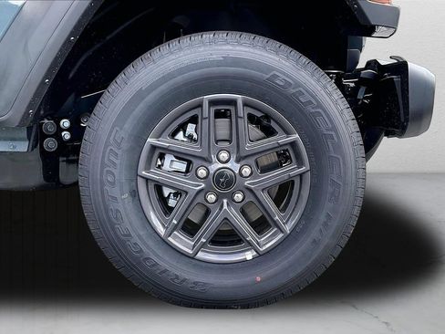 New 2026 Jeep Gladiator Sport AWD/4WD image 31