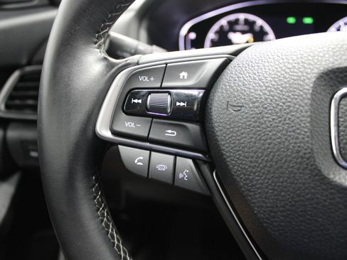 Used 2018 Honda Accord Touring image 40