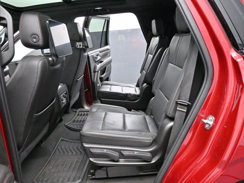 Used 2021 Chevrolet Tahoe RST w/ Luxury Package AWD/4WD image 32