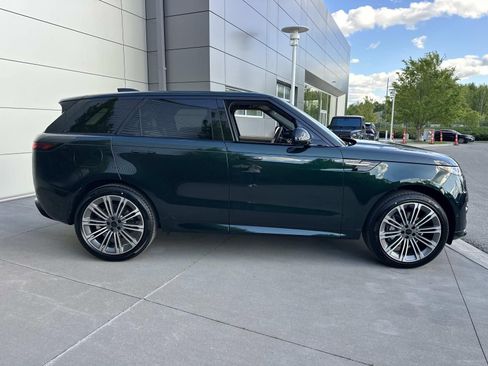 New 2026 Land Rover Range Rover Sport Dynamic SE AWD/4WD image 4