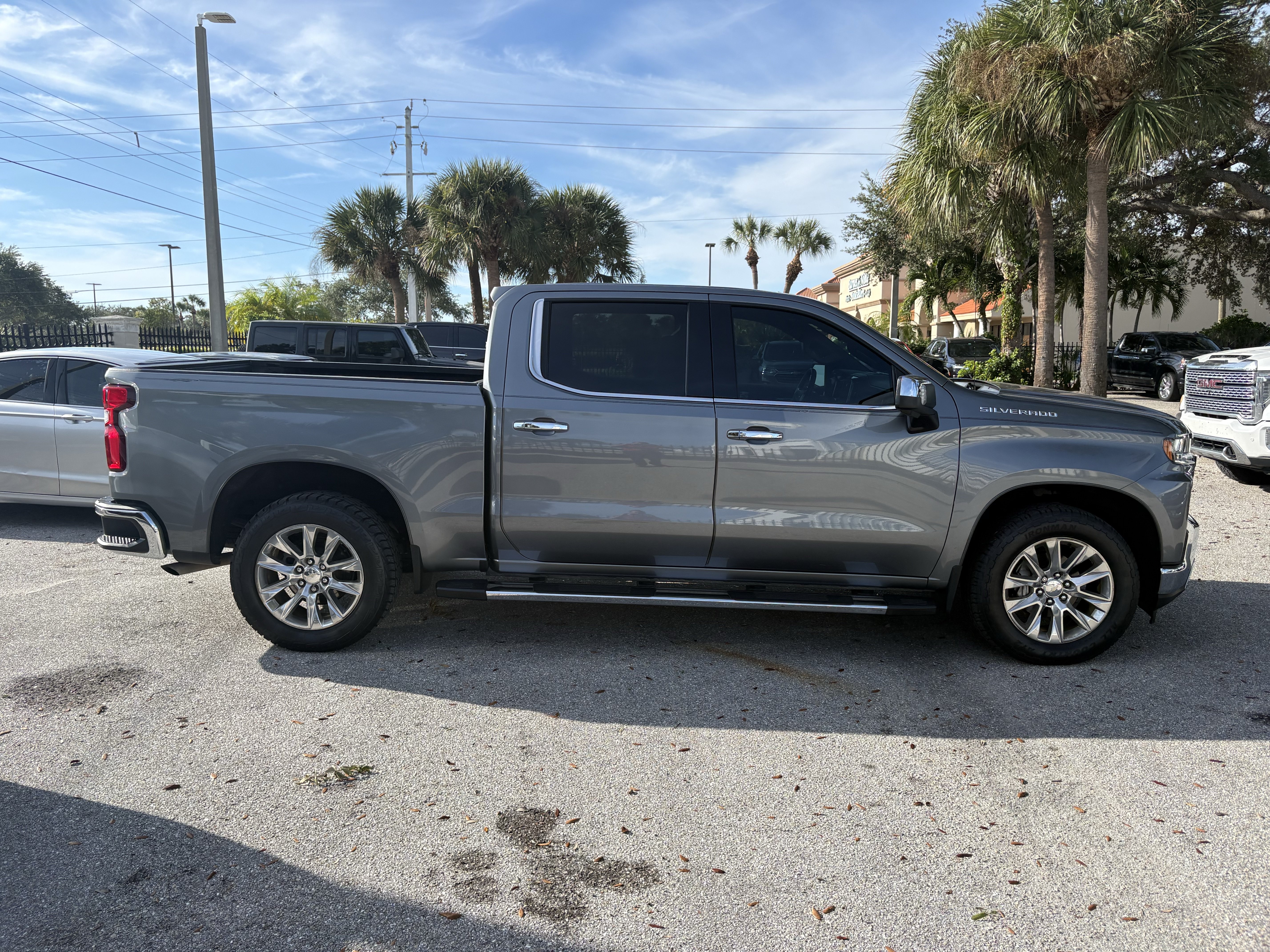Used 2022 Chevrolet Silverado 1500 LTZ w/ Safety Package II RWD image 8