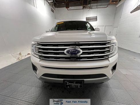 Used 2018 Ford Expedition XLT RWD image 2