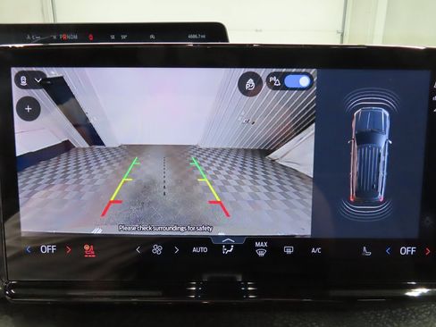 Used 2025 Ford Expedition Tremor image 17