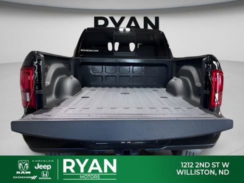 New 2026 RAM 2500 Laramie AWD/4WD image 9