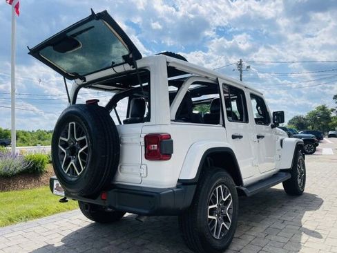 Used 2024 Jeep Wrangler Unlimited Sahara AWD/4WD image 5