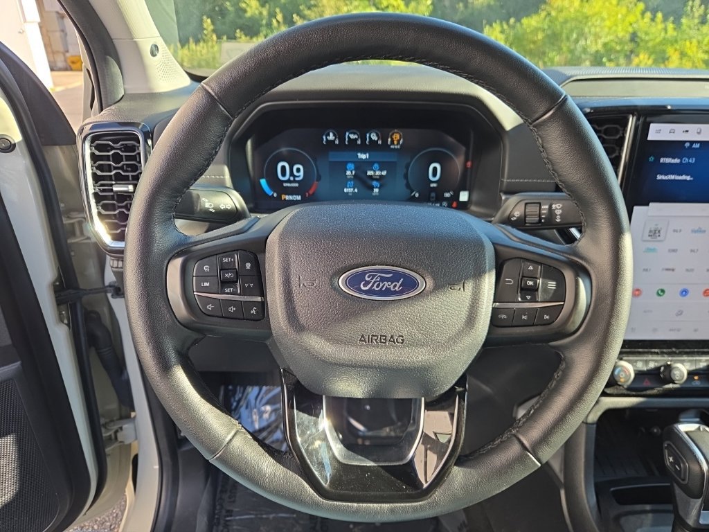 Used 2025 Ford Ranger Lariat w/ FX4 Off-Road Package AWD/4WD image 15