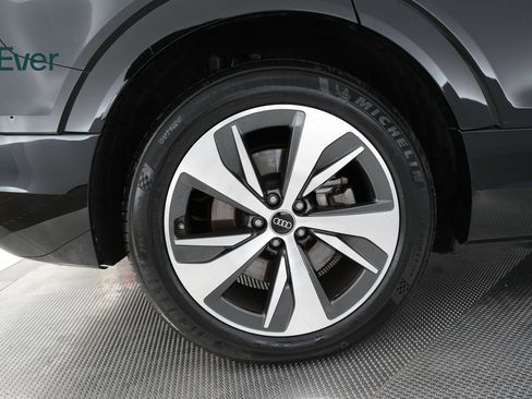 Used 2024 Audi Q8 e-tron Premium AWD/4WD image 9