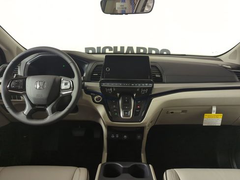 New 2026 Honda Odyssey Touring image 14