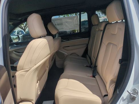 New 2026 Jeep Grand Cherokee Limited image 15