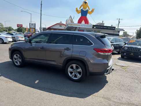 Used 2018 Toyota Highlander Limited AWD/4WD image 4