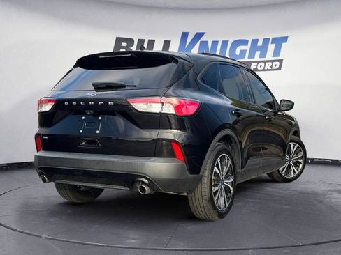 Certified 2022 Ford Escape SE w/ SE Sport Appearance Package image 5