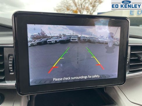 Used 2022 Ford Explorer XLT w/ Equipment Group 202A image 12