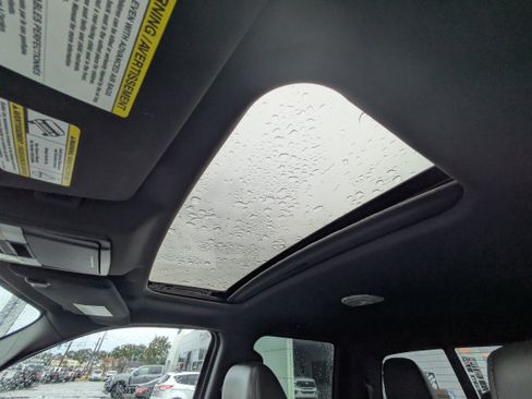 Used 2011 Ford F150 Raptor w/ Raptor Luxury Pkg image 19