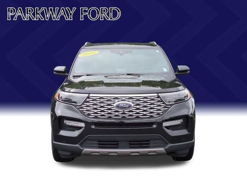 Used 2023 Ford Explorer Platinum w/ Technology Package AWD/4WD image 8
