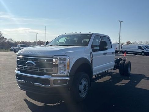 New 2026 Ford F450 XL w/ XL Chrome Package image 2