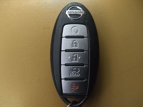Used 2021 Nissan Sentra SV w/ SV Premium Package FWD image 32