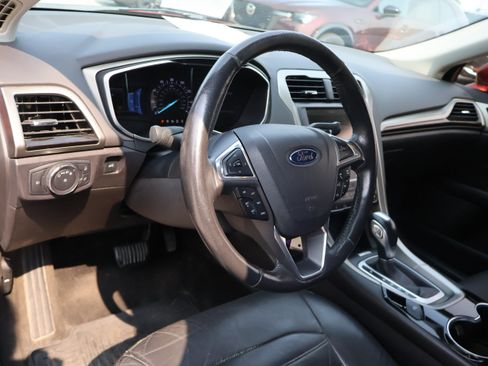 Used 2014 Ford Fusion SE w/ Equipment Group 202A FWD image 18
