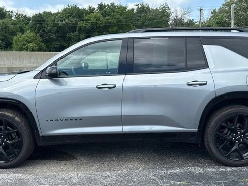 Used 2024 Chevrolet Traverse RS w/ LPO, Floor Liner Package AWD/4WD image 4