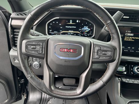 Used 2025 GMC Sierra 2500 AT4 w/ AT4 Premium Plus Package AWD/4WD image 11