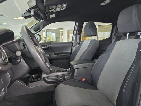 Used 2023 Toyota Tacoma TRD Off-Road image 21