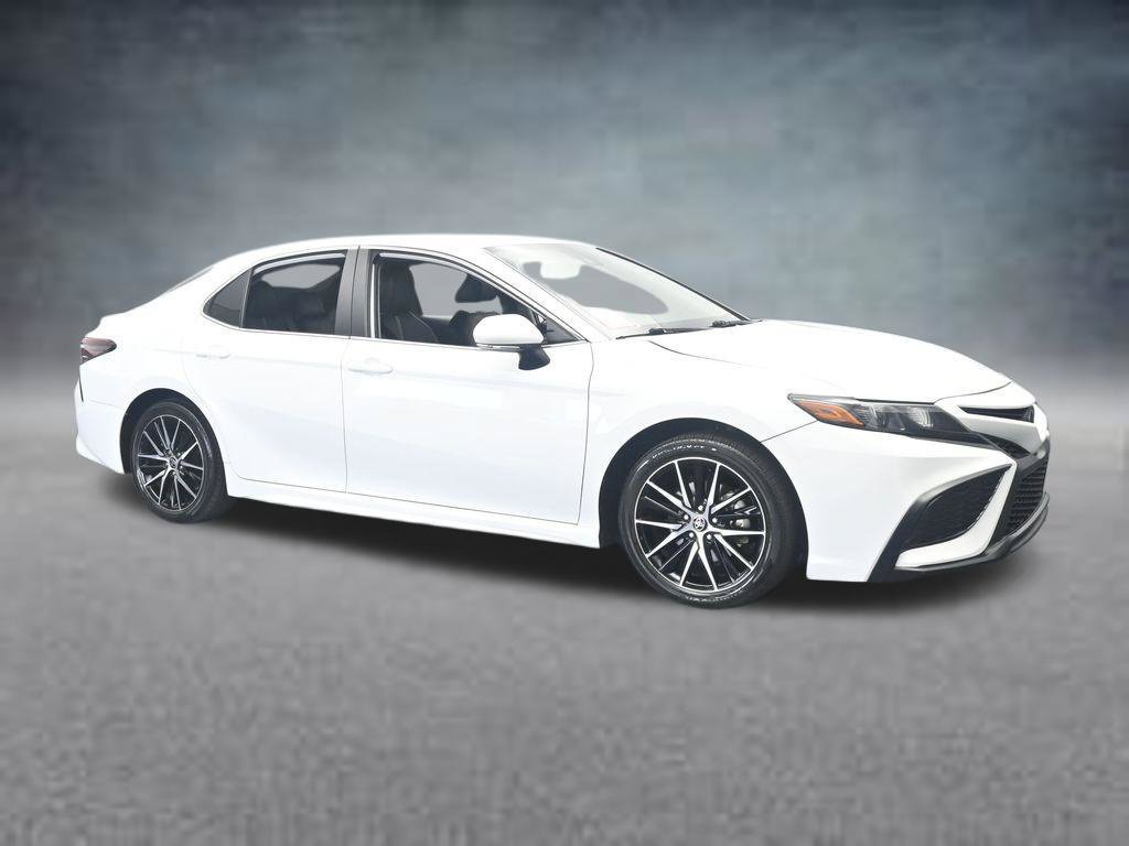 Used 2024 Toyota Camry SE w/ Convenience Package FWD image 7