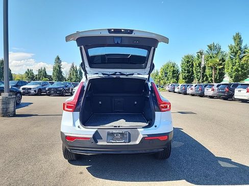 Certified 2026 Volvo XC40 B5 Plus AWD/4WD image 16