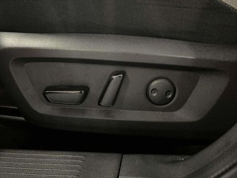 Used 2023 Nissan Rogue SV image 19