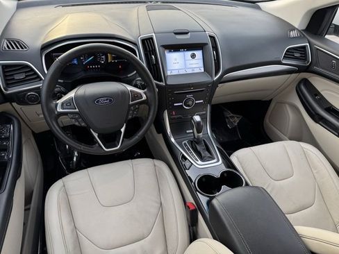 Used 2016 Ford Edge Titanium image 6
