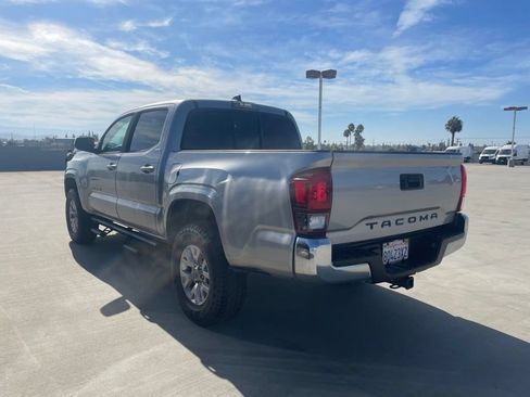 Used 2020 Toyota Tacoma SR5 RWD image 4