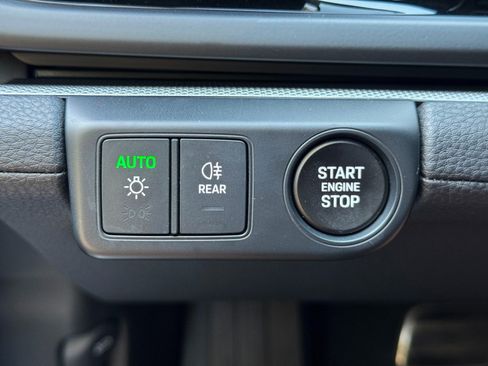 Used 2025 Porsche Panamera image 19