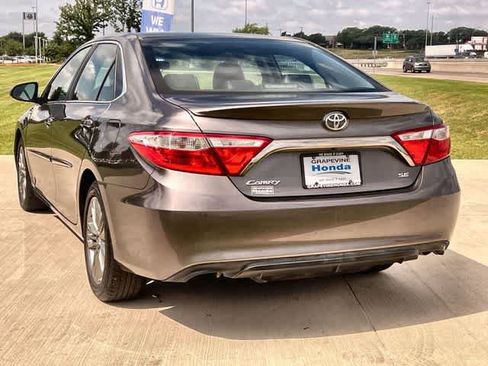 Used 2016 Toyota Camry SE FWD image 5