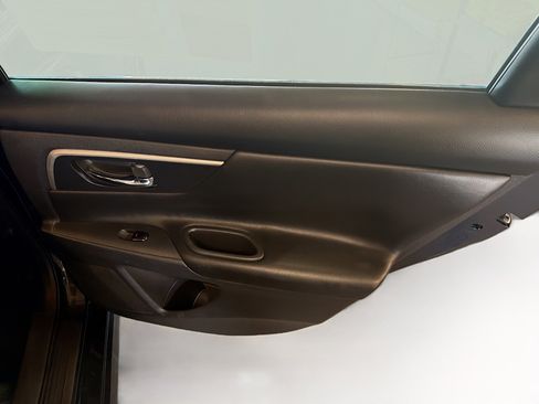 Used 2018 Nissan Altima 2.5 SV FWD image 29