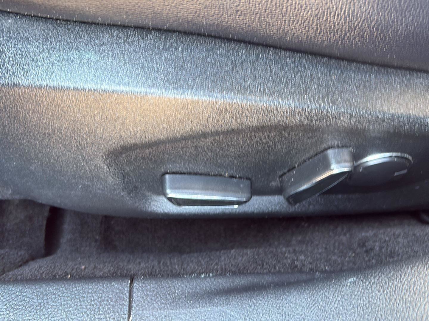 Used 2018 Ford Fusion SE w/ Equipment Group 201A AWD/4WD image 14