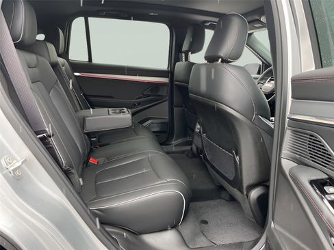 Used 2025 Jeep Wagoneer S Limited image 23