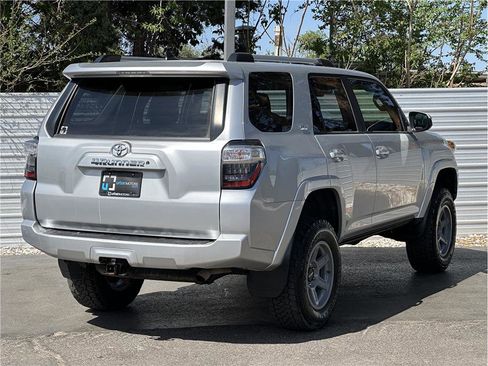 Used 2021 Toyota 4Runner SR5 AWD/4WD image 10