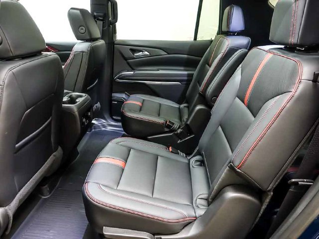 New 2027 Chevrolet Traverse RS w/ LPO, Floor Liner Package AWD/4WD image 10