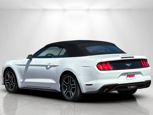 Used 2022 Ford Mustang Premium RWD image 5