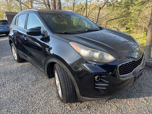 Used 2017 Kia Sportage LX w/ LX Popular Package image 3