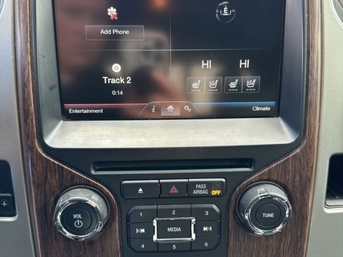 Used 2014 Ford F150 Lariat w/ Equipment Group 502A Luxury AWD/4WD image 18