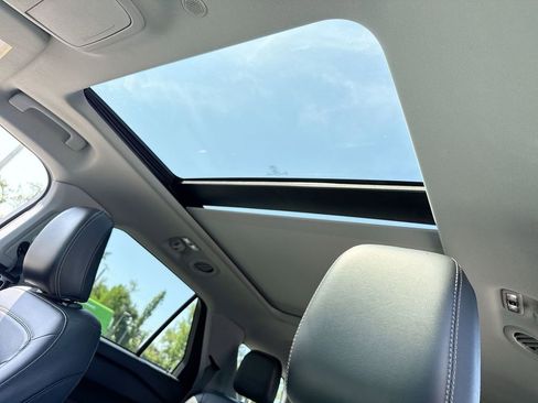 Used 2021 Ford Explorer XLT w/ Equipment Group 202A RWD image 13