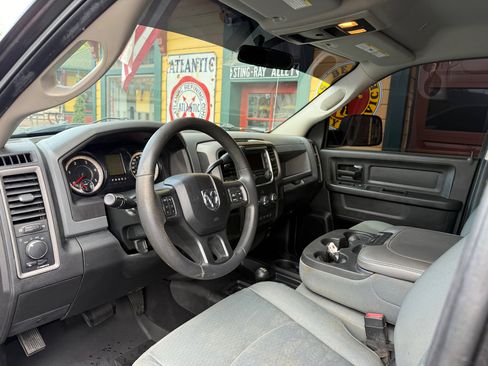 Used 2018 RAM 2500 Tradesman w/ Chrome Appearance Group image 17