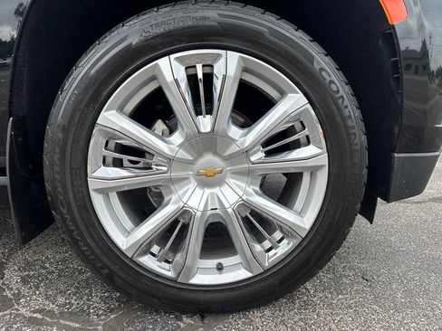 Used 2023 Chevrolet Suburban High Country w/ LPO, Illumination Package AWD/4WD image 9